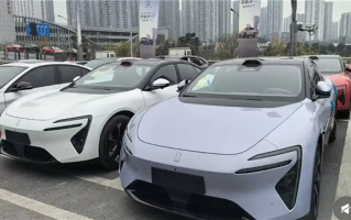 特斯拉Model 3新对手！阿维塔06多种配色实车曝光