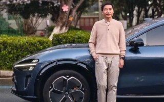 雷军微博换上新头像 网友：太有文艺范了
