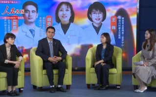 健康知识送到家 《人民名医》公益课走进四季千尺老年学堂