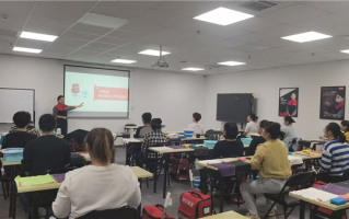 京东保洁阿姨五年零差评，月入1.5万成儿子榜样