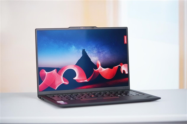 986g极致轻薄！联想ThinkPad X1 Carbon Aura AI 2025图赏-第2张图片-芙蓉之城
