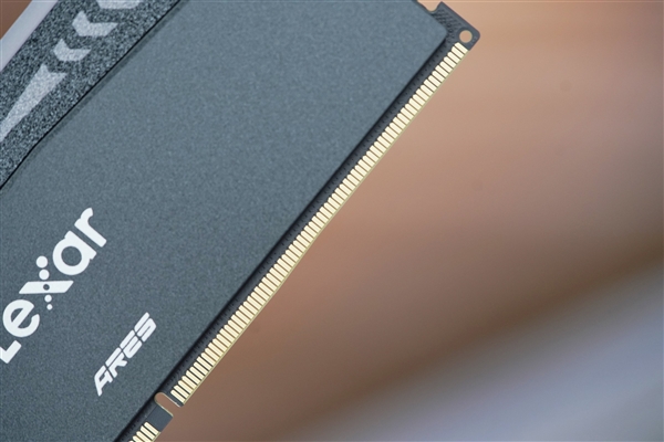疾速6400MT/s！雷克沙战神之翼ARES RGB DDR5内存条图赏-第10张图片-芙蓉之城