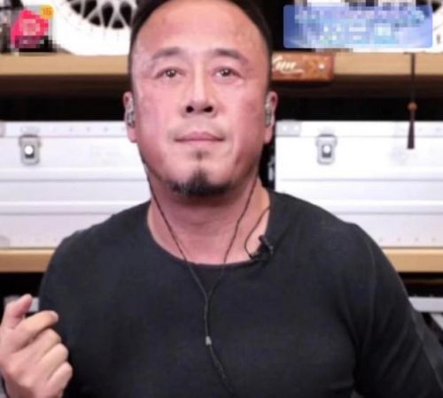 杨坤回应直播时满脸通红：三亚待了一周严重晒伤-第1张图片-芙蓉之城