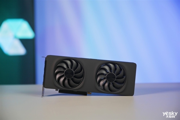 英特尔Arc B580 Limited Edition上手：轻松超越RTX 4060 2K档新选择-第2张图片-芙蓉之城