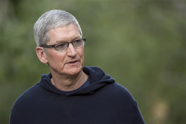 iPhone 16设计被质疑与乔布斯理念相悖 库克：这一决策对提升用户体验至关重要-第1张图片-芙蓉之城