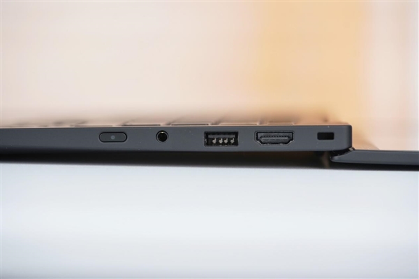 986g极致轻薄！联想ThinkPad X1 Carbon Aura AI 2025图赏-第18张图片-芙蓉之城