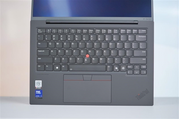 986g极致轻薄！联想ThinkPad X1 Carbon Aura AI 2025图赏-第11张图片-芙蓉之城