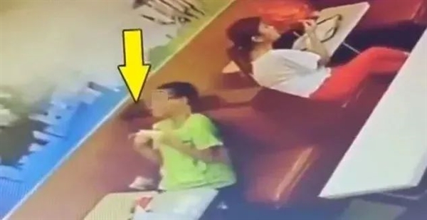 女孩边充电边玩手机突然被电瘫：不是个例、严重可致死-第3张图片-芙蓉之城