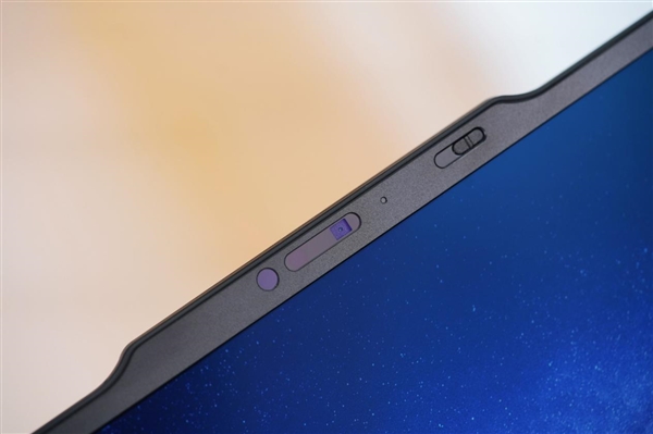 986g极致轻薄！联想ThinkPad X1 Carbon Aura AI 2025图赏-第7张图片-芙蓉之城