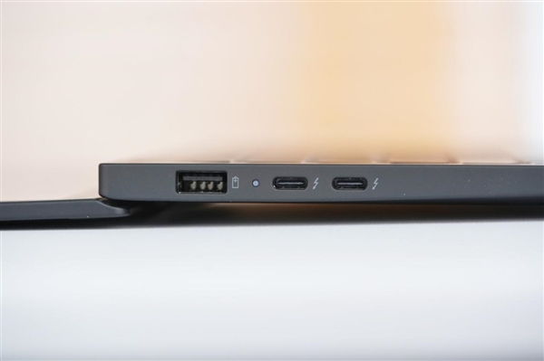 986g极致轻薄！联想ThinkPad X1 Carbon Aura AI 2025图赏-第20张图片-芙蓉之城