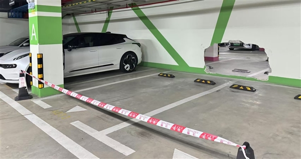 驾驶员疑误踩油门：小米SU7地库穿窗墙追尾传祺M8-第2张图片-芙蓉之城