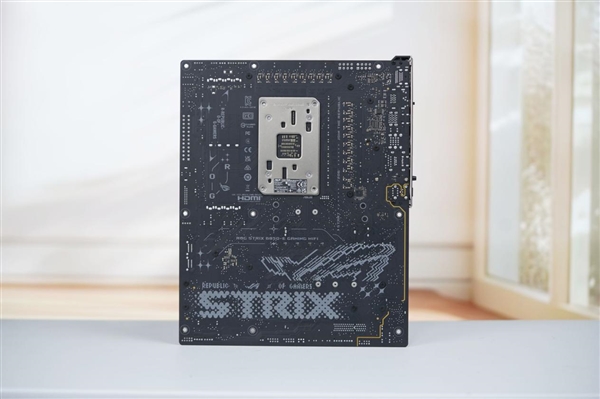5个M.2接口！华硕ROG STRIX B850-E GAMING WIFI主板图赏-第17张图片-芙蓉之城