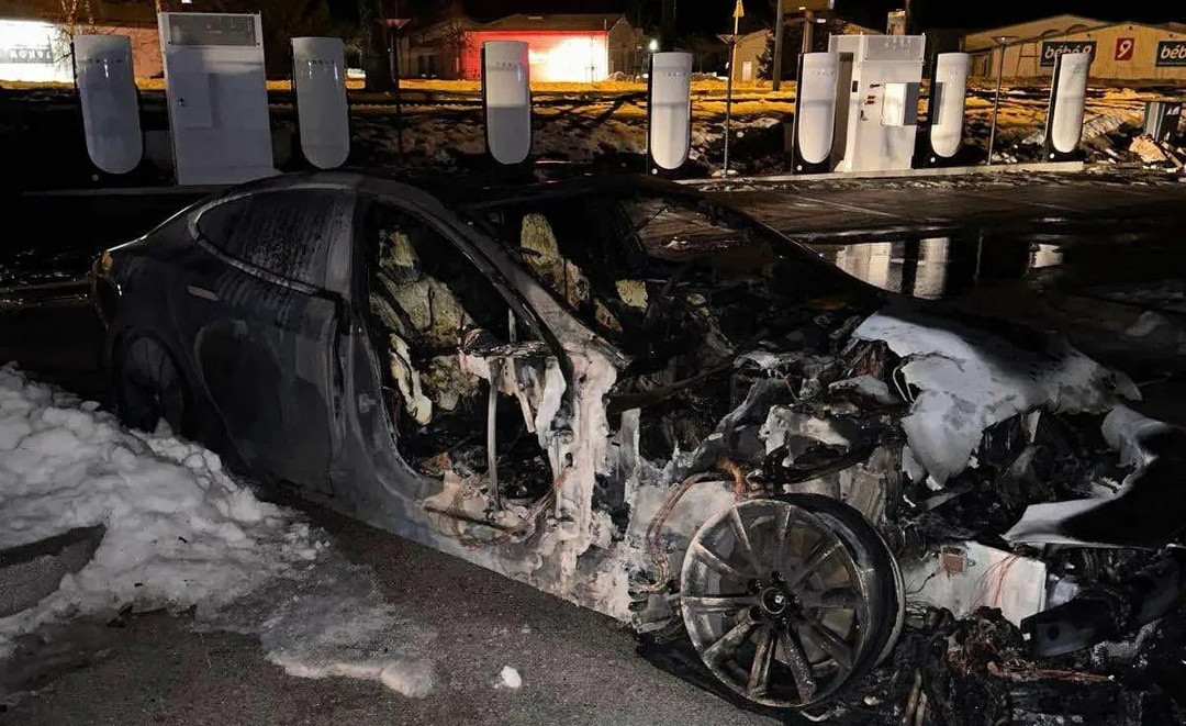 特斯拉调查法国一起Model S充电起火事件-第1张图片-芙蓉之城 特斯拉调查法国一起Model S充电起火事件-第1张图片-芙蓉之城