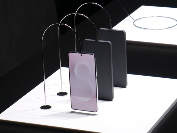 三星Galaxy S25 Edge官宣：超薄骁龙8至尊版旗舰 剑指iPhone 17 Air-第4张图片-芙蓉之城