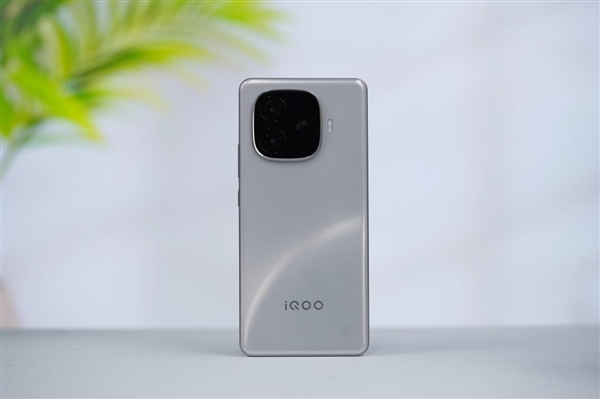iQOO Z10 Turbo Pro跑分现身：多核性能超越骁龙8 Gen2-第2张图片-芙蓉之城