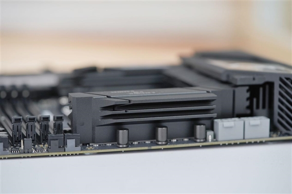 5个M.2接口！华硕ROG STRIX B850-E GAMING WIFI主板图赏-第19张图片-芙蓉之城
