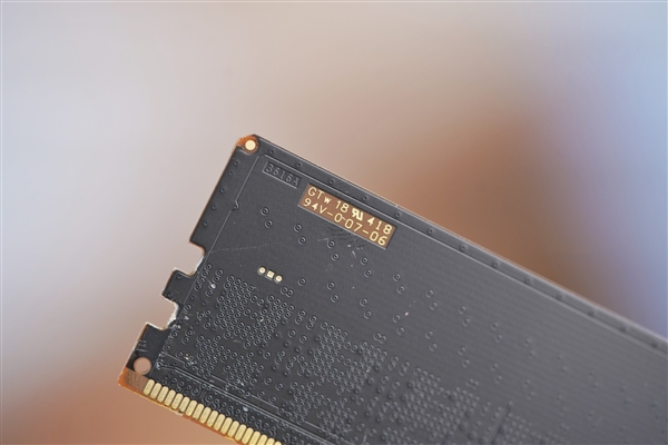 狂飙6400MT/s！英睿达DDR5 Pro超频版游戏内存图赏-第12张图片-芙蓉之城
