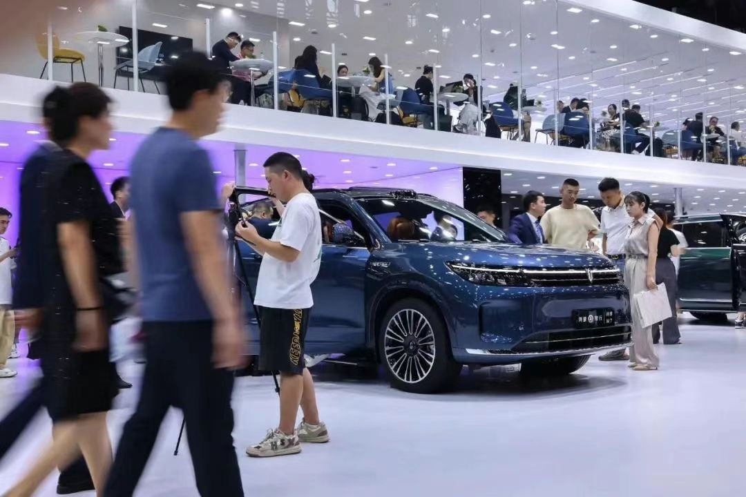 赛力斯卖爆了,但先实现百万销量的可能是理想-第1张图片-芙蓉之城 赛力斯卖爆了,但先实现百万销量的可能是理想-第1张图片-芙蓉之城