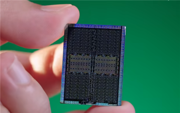 RTX 5090/D GB202内核照首次公开：922亿晶体管的暴力美学！-第4张图片-芙蓉之城