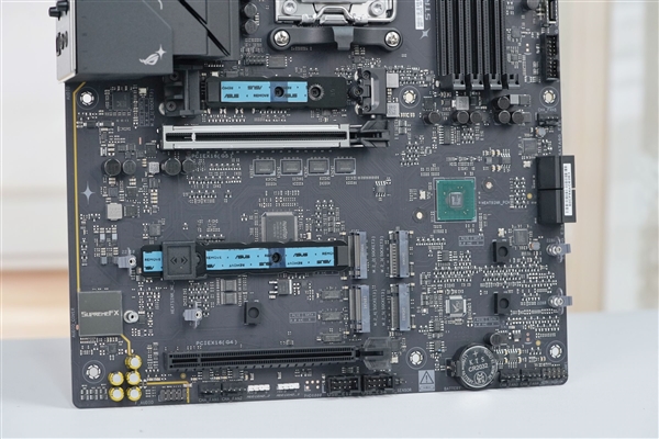 5个M.2接口！华硕ROG STRIX B850-E GAMING WIFI主板图赏-第24张图片-芙蓉之城