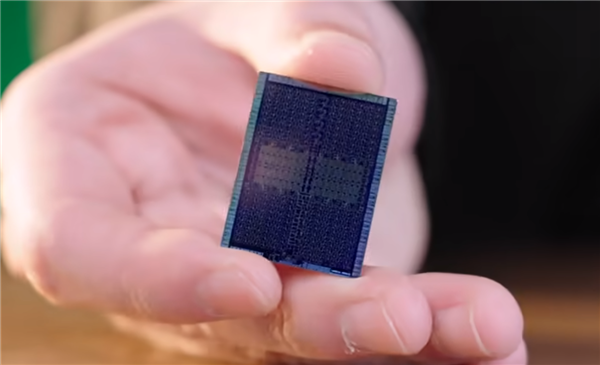 RTX 5090/D GB202内核照首次公开：922亿晶体管的暴力美学！-第1张图片-芙蓉之城