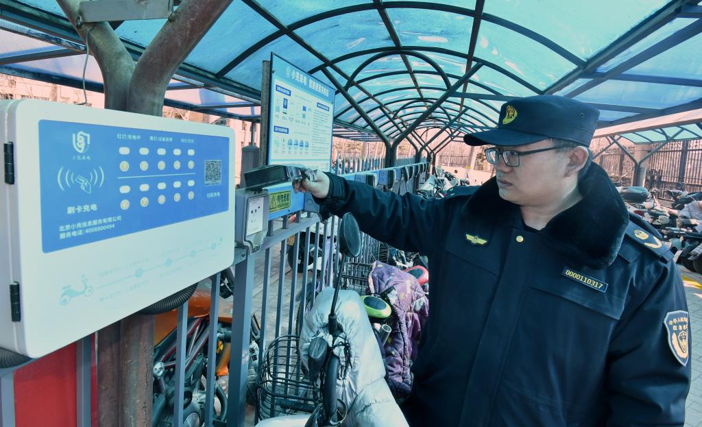 新国标发布，电动自行车怎样走好“安全路”？-第2张图片-芙蓉之城