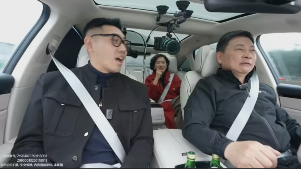 华为余承东试驾鸿蒙智行享界S9回家 今年3月发布全民都能用的手机-第1张图片-芙蓉之城