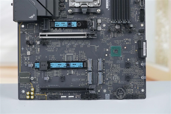 5个M.2接口！华硕ROG STRIX B850-E GAMING WIFI主板图赏-第22张图片-芙蓉之城