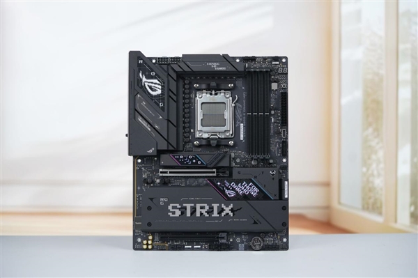 5个M.2接口！华硕ROG STRIX B850-E GAMING WIFI主板图赏-第2张图片-芙蓉之城