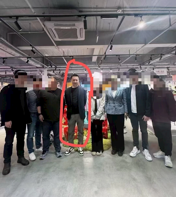 荣耀新任CEO李健现身深圳实体店 为接任后的首次公开亮相-第1张图片-芙蓉之城