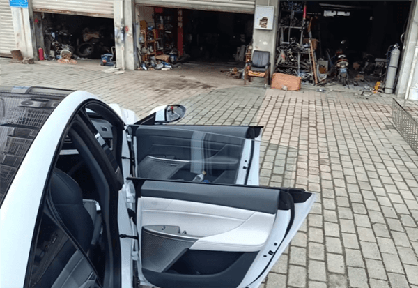 提一周才发现 曝iCar V23后排坐垫颜色装错：车主戏绝版-第6张图片-芙蓉之城