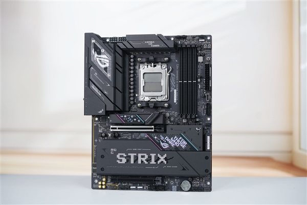 5个M.2接口！华硕ROG STRIX B850-E GAMING WIFI主板图赏-第3张图片-芙蓉之城
