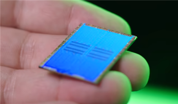 RTX 5090/D GB202内核照首次公开：922亿晶体管的暴力美学！-第6张图片-芙蓉之城
