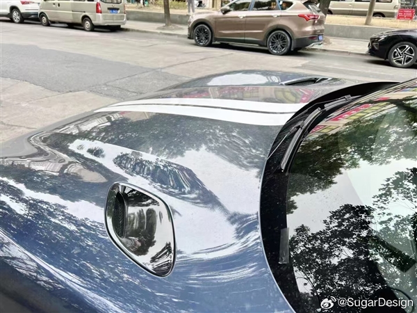 小米YU7迄今最近距离实拍照曝光：各种细节全有了-第3张图片-芙蓉之城