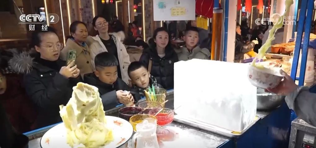 雪域风光“邂逅”民俗风情 大美新疆春节氛围感十足-第10张图片-芙蓉之城