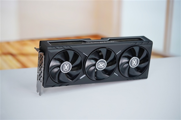 赛博霓虹风！耕升RTX 5070 Ti炫光·超OC显卡图赏-第4张图片-芙蓉之城
