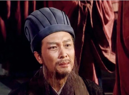 诸葛亮征战为何偏爱四轮车？揭秘其不骑马的原因-第1张图片-芙蓉之城