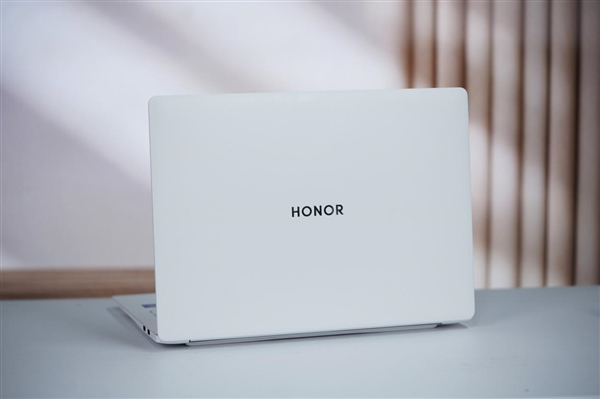 续航媲美苹果笔记本！荣耀MagicBook Pro 14图赏-第4张图片-芙蓉之城