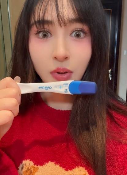 周杰伦执导电影《天台爱情》女主角李心艾官宣怀孕-第1张图片-芙蓉之城