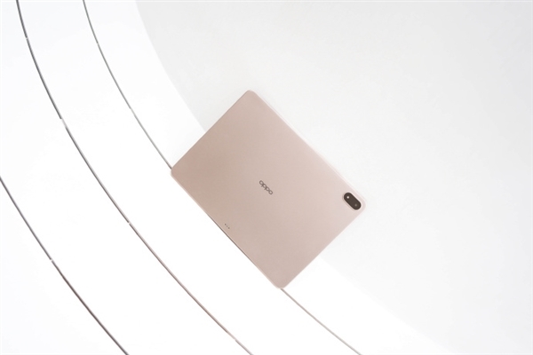 首款骁龙8至尊版平板！OPPO Pad 4 Pro搭载13.2英寸3.4K屏-第1张图片-芙蓉之城