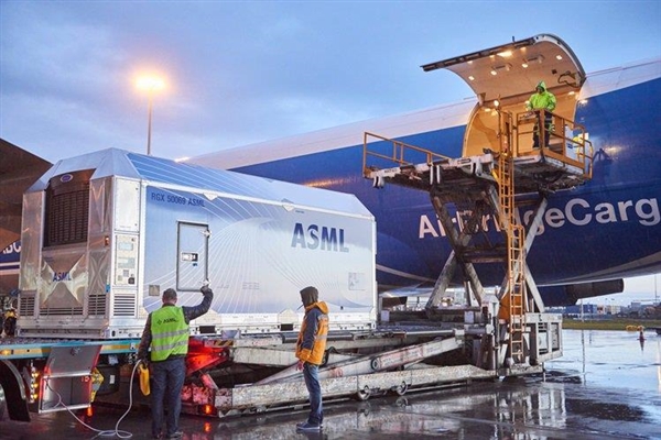 为中国光刻机提供服务！ASML：对北京本地维修中心升级和扩建-第1张图片-芙蓉之城
