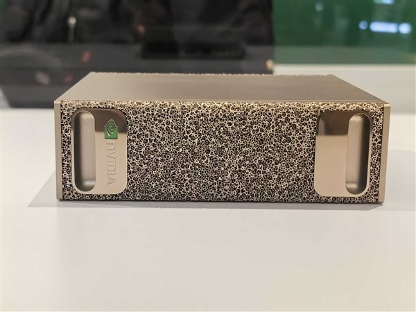 近29000元！NVIDIA迷你超算开放预订：还顺道改了个名-第3张图片-芙蓉之城