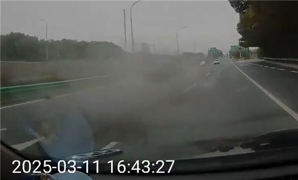 开车勿斗气 一理想L6路上狂别比亚迪汉：自己反成受害者-第4张图片-芙蓉之城