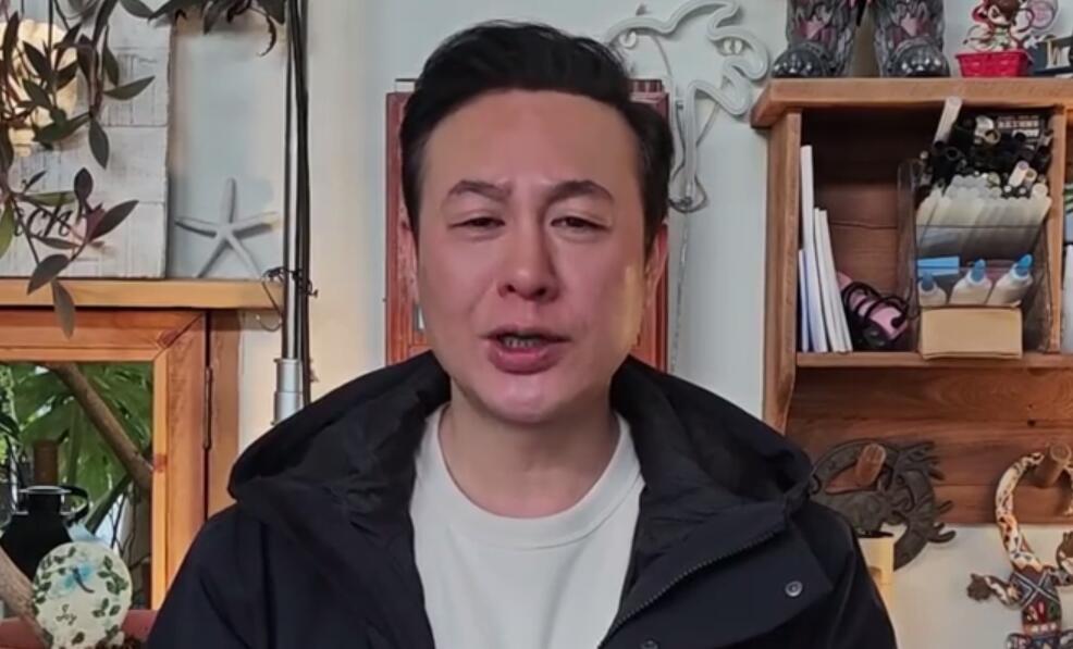 张颂文把粉丝的信扔出车窗引热议-第1张图片-芙蓉之城