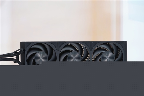 独立磁吸IPS液晶屏！超频三银翼DT360水冷散热器图赏-第5张图片-芙蓉之城