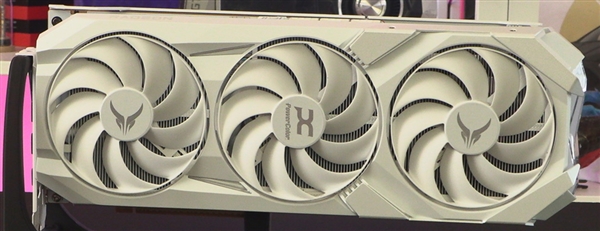 最特殊的RX 9070 XT：明明叫红魔 却通体纯白-第1张图片-芙蓉之城