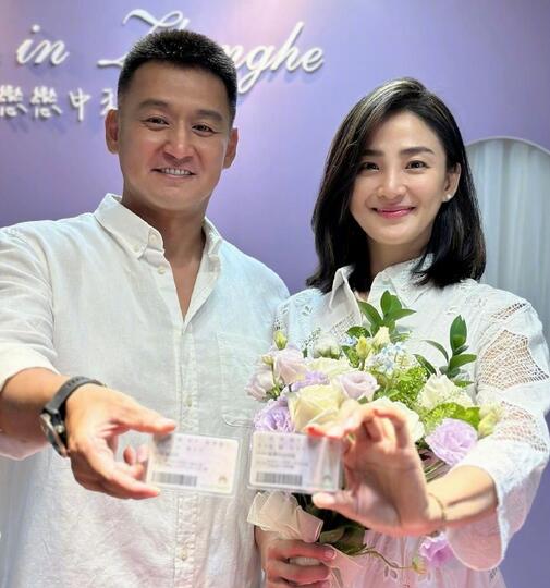 洪小铃自曝曾因爬山过度险些早产 称宝宝很好动-第1张图片-芙蓉之城