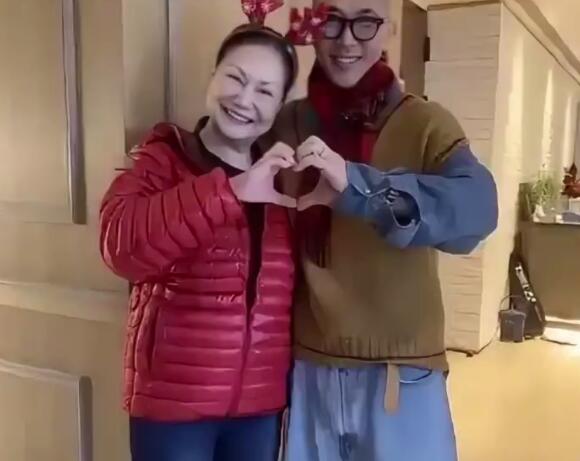 S妈回应具俊晔是否转让遗产：悲痛中 不要问-第1张图片-芙蓉之城