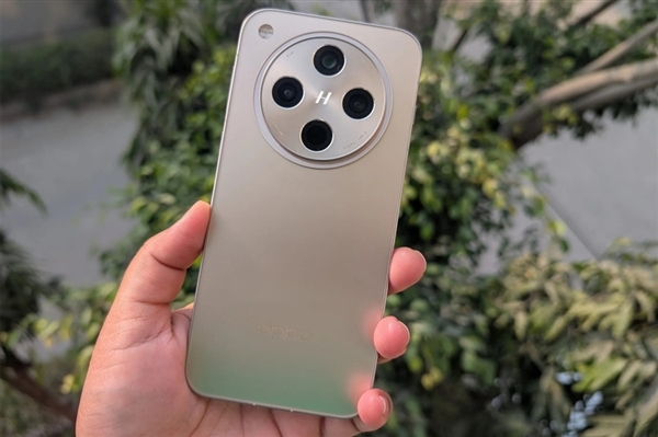 纯直屏超大杯旗舰！OPPO Find X8 Ultra全参数揭晓 无短板-第2张图片-芙蓉之城