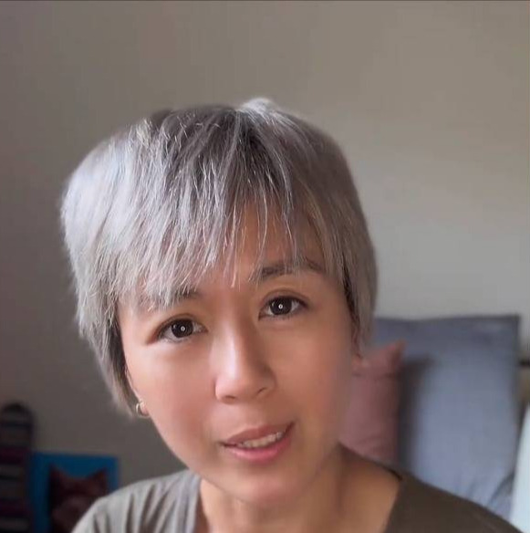 唐宁回应“满头白发”：不是染的 是因为遗传-第1张图片-芙蓉之城